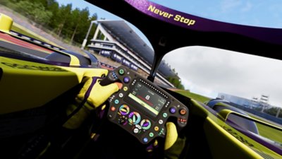《F1 25》螢幕截圖，呈現比賽期間賽車駕駛的視角